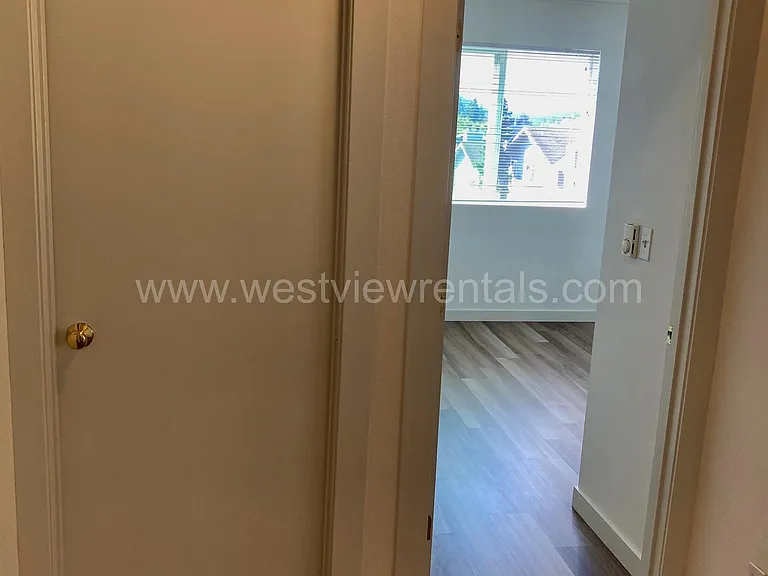 524 32nd St #402 — Photo 15