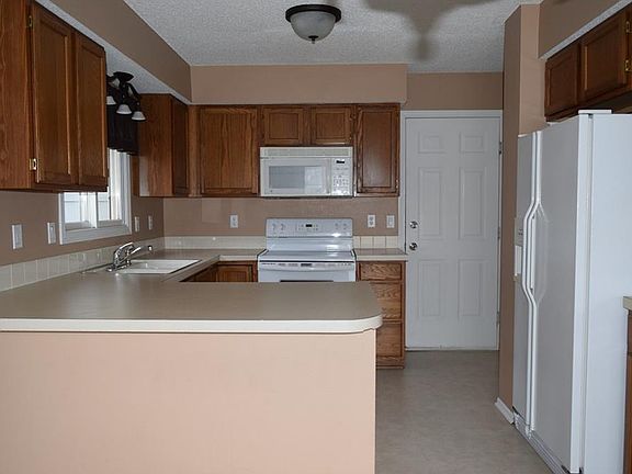 3rd image of 1505 NW Linwood Dr