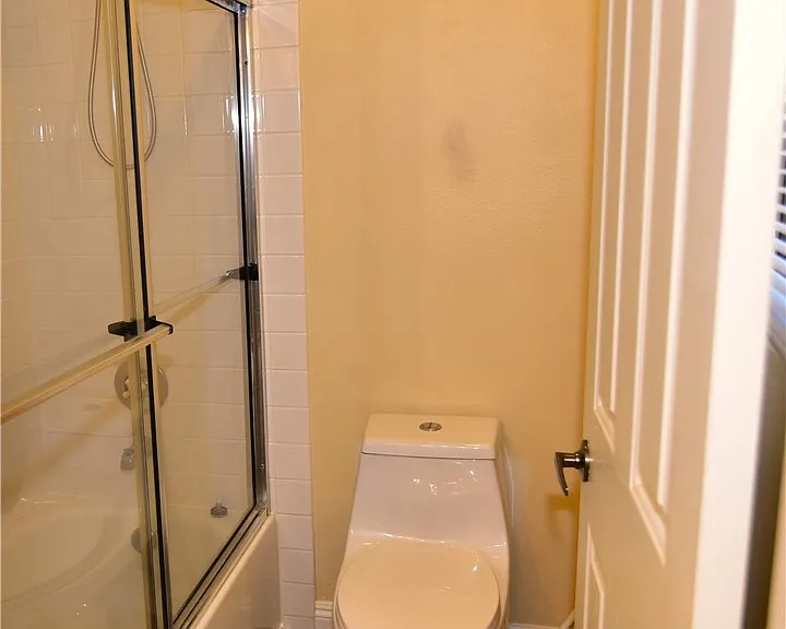 2090 Villa Del Lago Dr #B — Photo 18