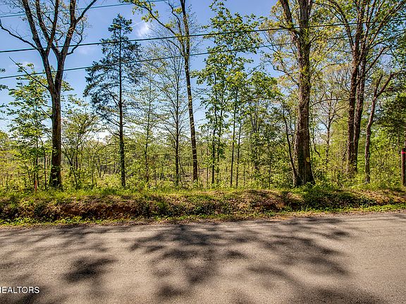 2nd image of 645 Oak Grove Rd