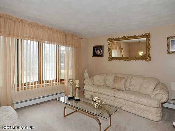 2nd image of 4 Vanderland Ave