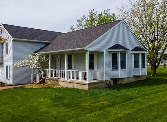 3rd image of 1100 Storybrook Dr