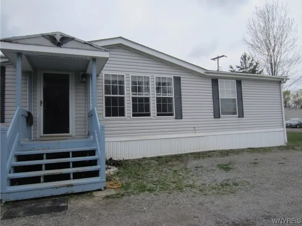 5079 Reiter Rd, East Aurora, NY 14052