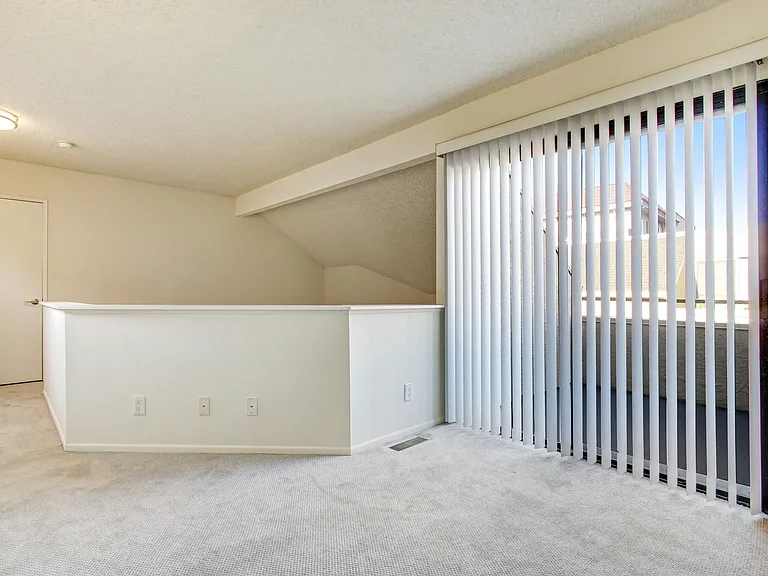 11325 Morrison St — Photo 76