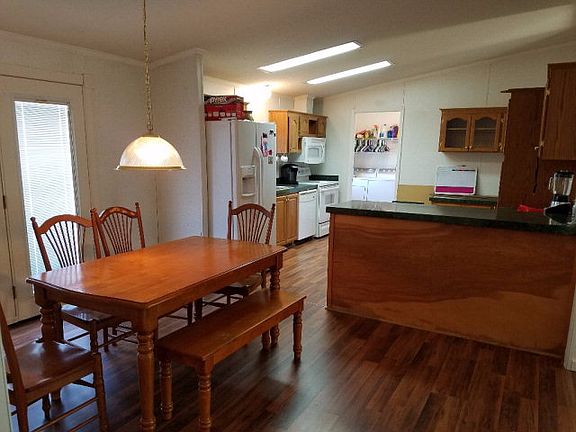 5th image of 374 Oak Hill Ln