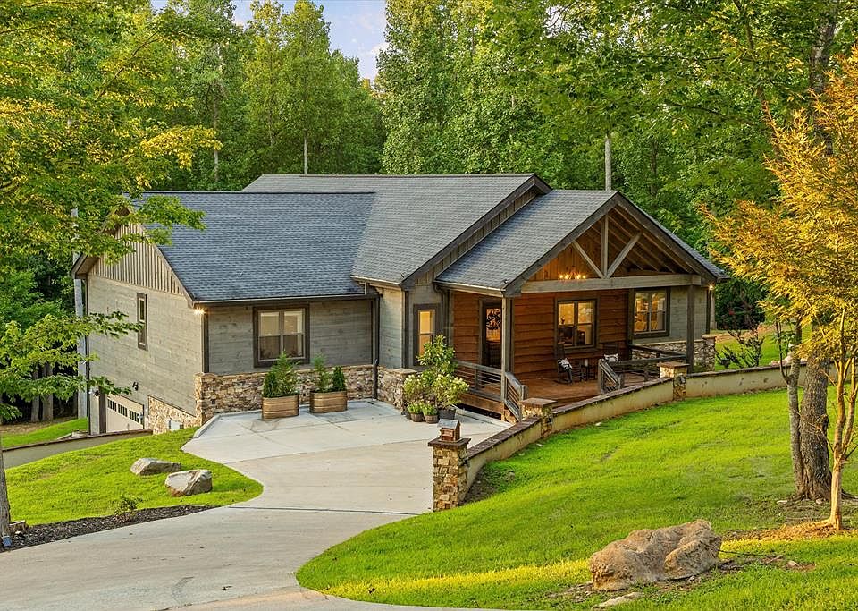 1st image of 371 Windfield Cir