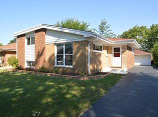 10834 Windsor Dr, Westchester, IL