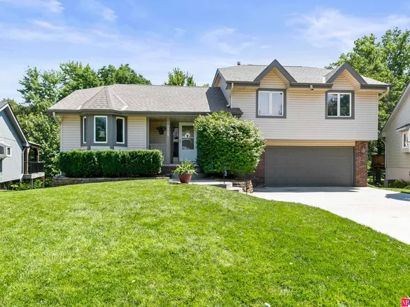 3969 S 153rd Cir, Omaha, NE 68144