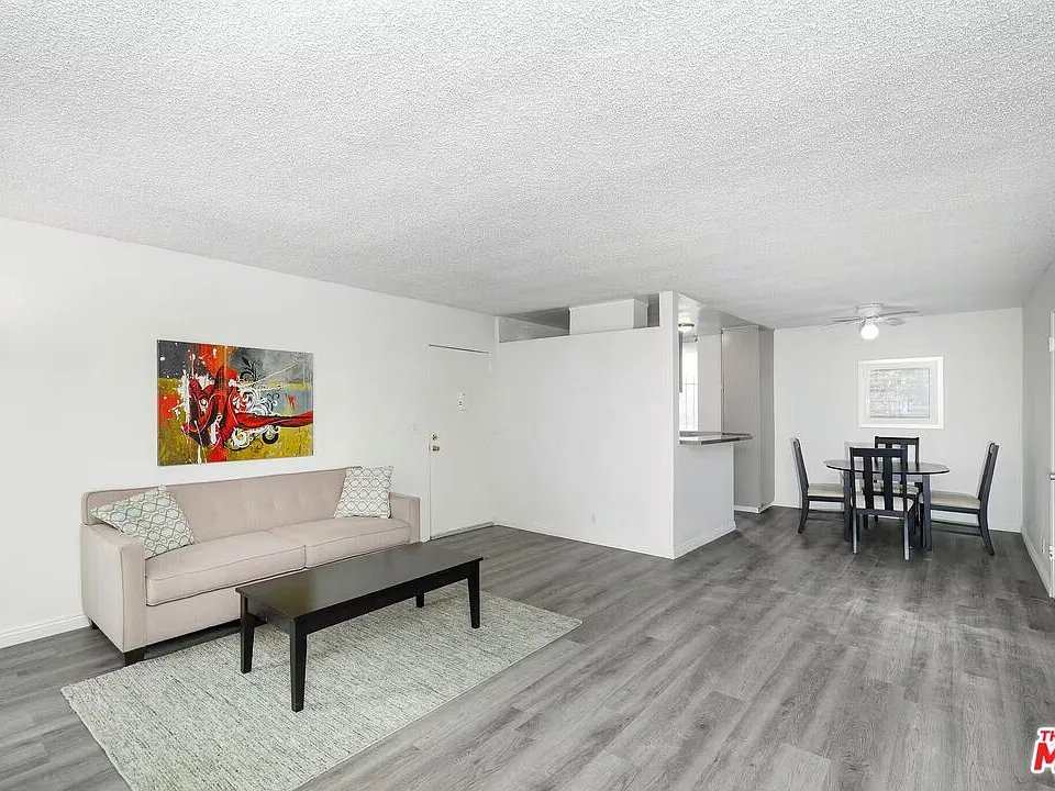 1208 W Adams Blvd #17