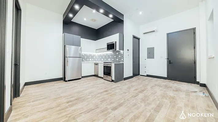 Rented by Nooklyn NYC LLC | media 4