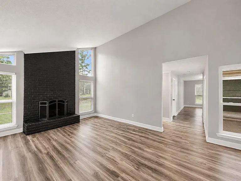 17734 Seven Pines Dr — Photo 5
