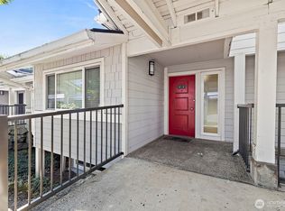 15208 NE 8th St APT C3, Bellevue, WA 98007