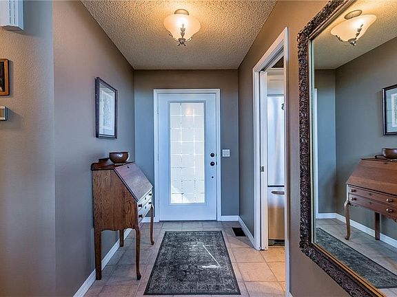 5th image of 39 Lambeth Dr