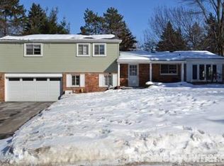 2725 Bridle Rd, Bloomfield Hills, MI 48304