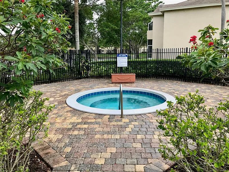 1 bed, 1.0 bath, 605 sqft, $1,700 — Photo 1