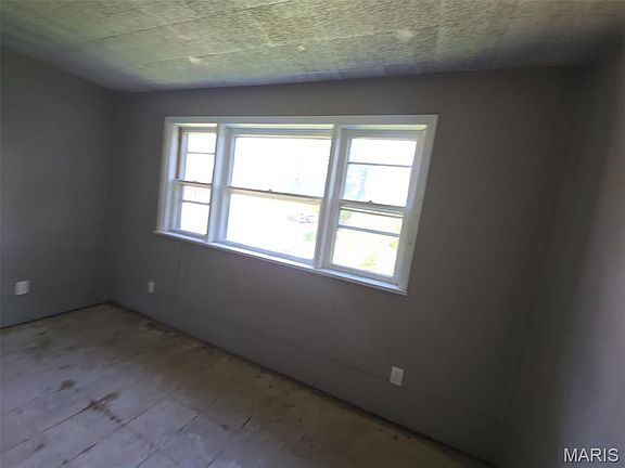 5th image of 2721 Old Hanley Rd