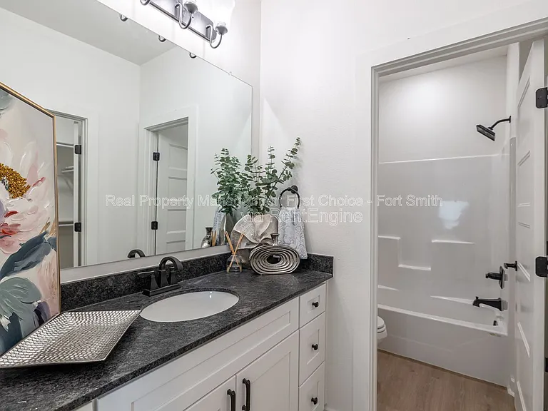 8900 Cambria Cir #A — Photo 15