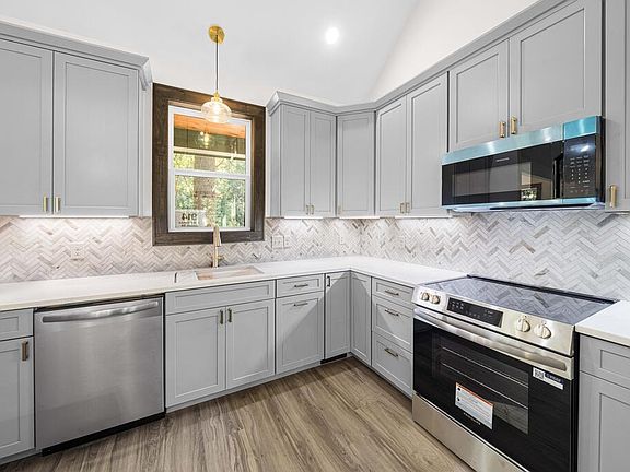 4th image of 914 Hagin Cir