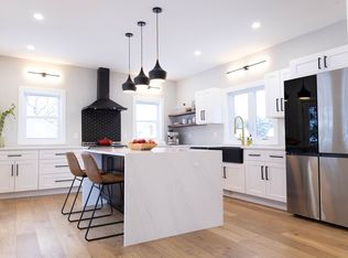 17 Thompson St, Hyde Park, MA 02136
