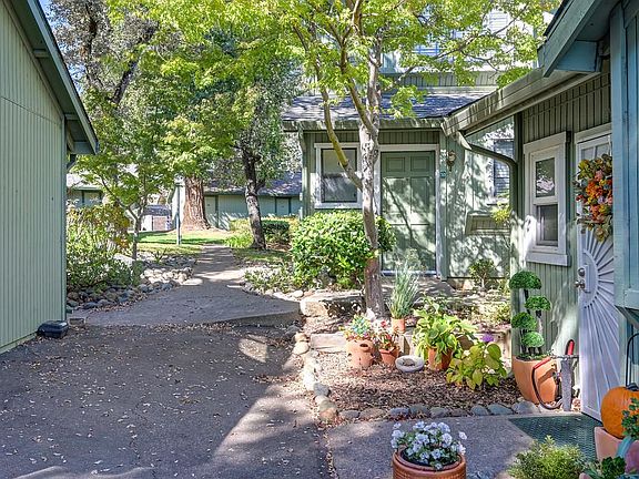 5th image of 3133 Cambridge Rd