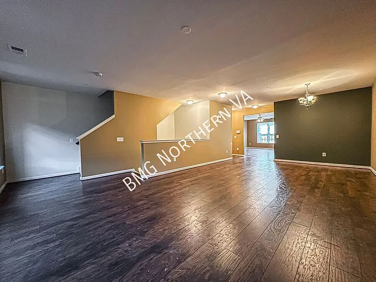 9535 Center St — Photo 2