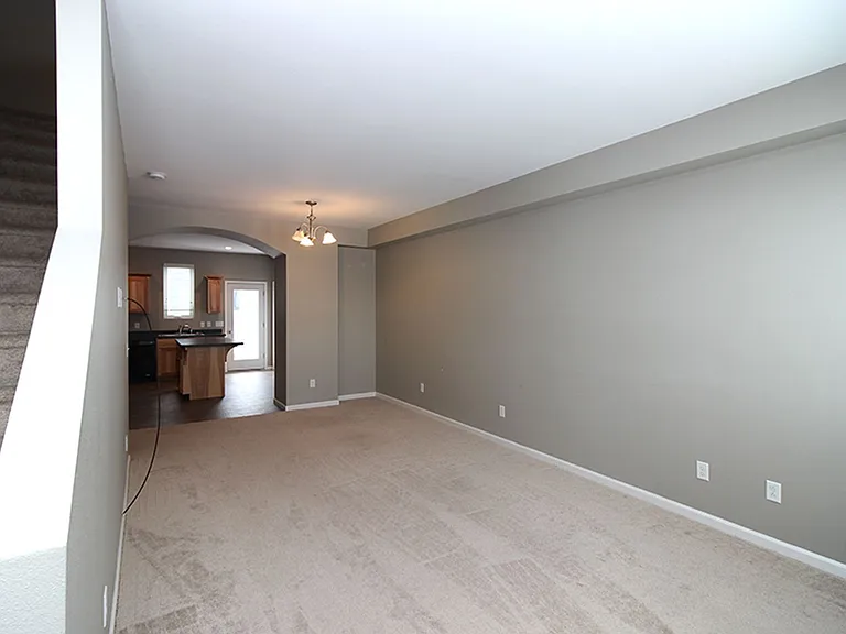 3167 Sullivan Loop — Photo 4