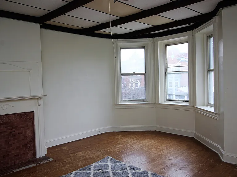2829 Saint Paul St — Photo 11