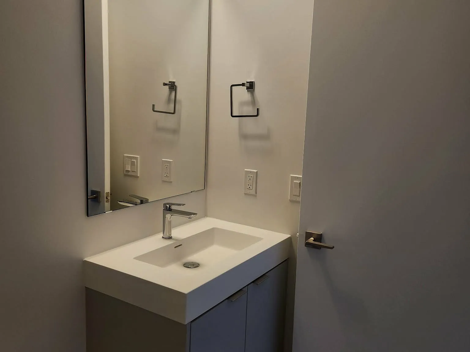 1 bed, 650 sqft, $2,300 — Photo 1