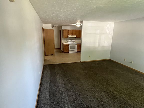 4th image of 226 Elizabeth Dr