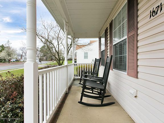 3rd image of 1671 Copperfield Ln