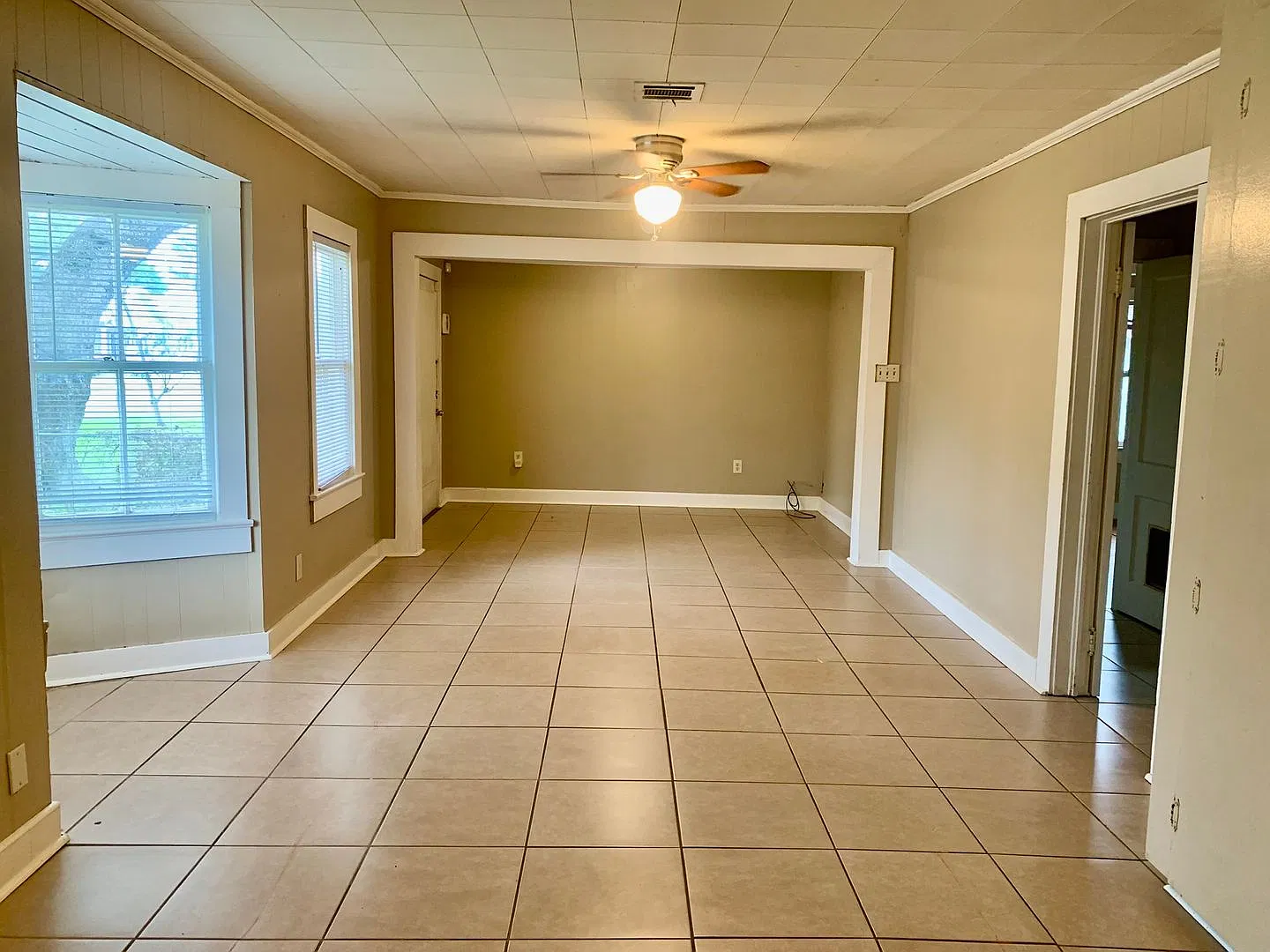 3 Bedroom, 1 Bath Home Available Now — Photo 2