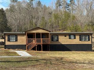 26 Bridgewater Dr, Cleveland, GA 30528