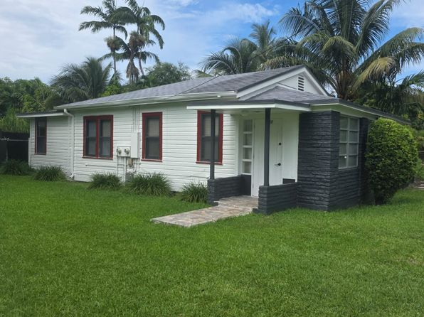161 NW 156th St