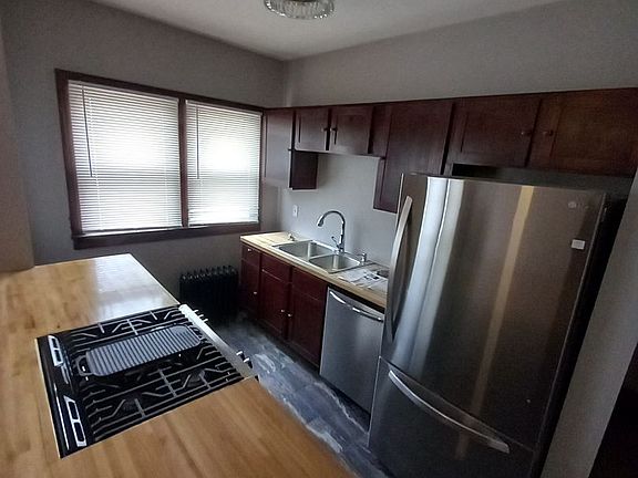 2nd image of 1514 W Lake St #151403