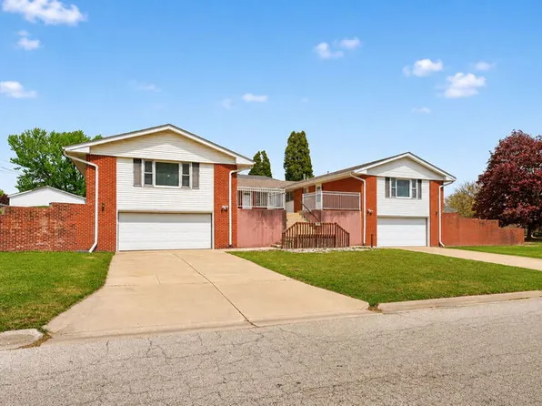 5870 Garrett Ln #1, Rockford, IL 61107