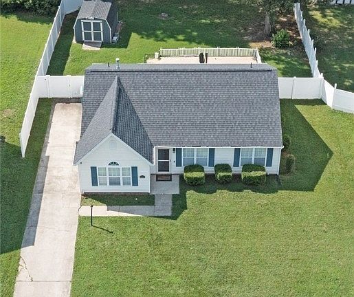 4th image of 146 Elsing Green Way