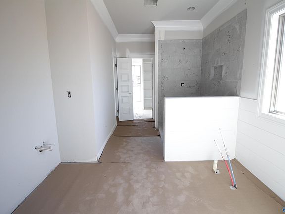 5th image of 225 Midland Dr