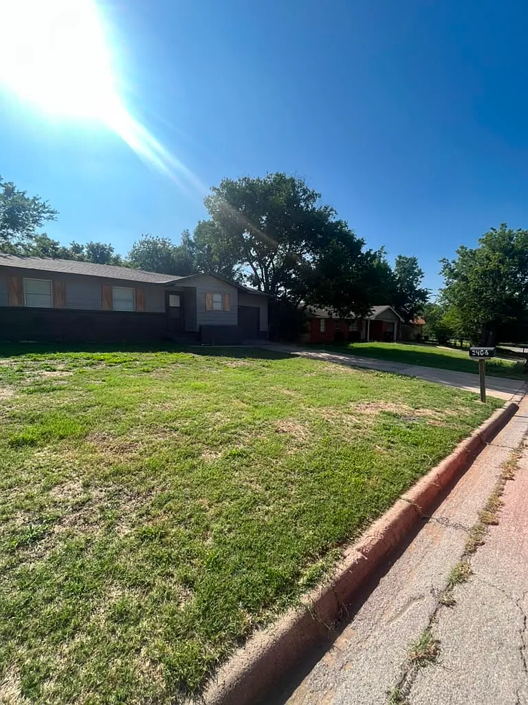 3 bed, 936 sqft, $950 — Photo 3