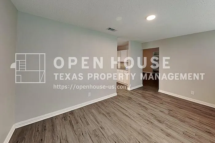 1523 Warwick Dr — Photo 18