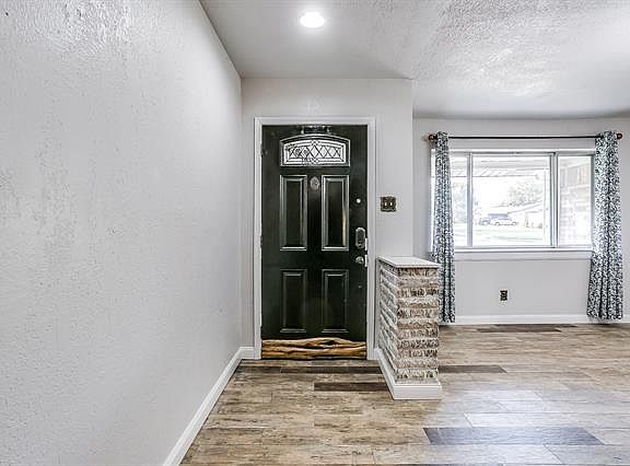 4th image of 5621 Starlight Dr