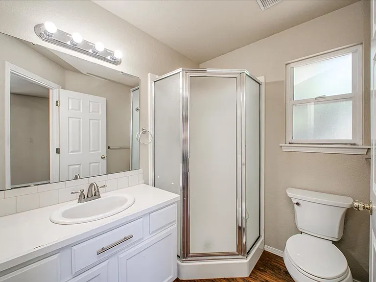 1802 N Heath Ave — Photo 20
