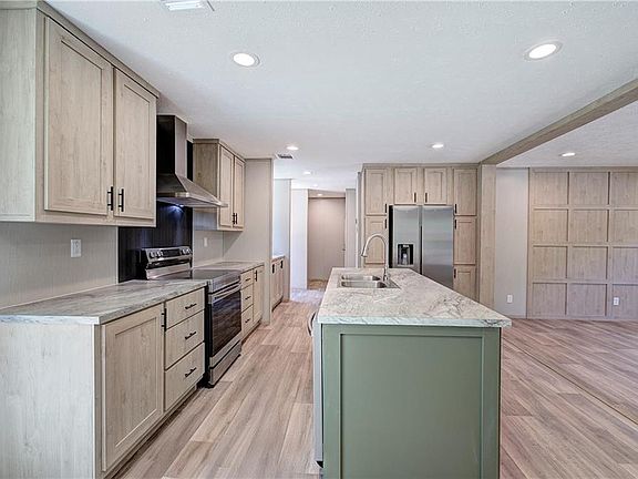 3rd image of 7463 Yukon Rd