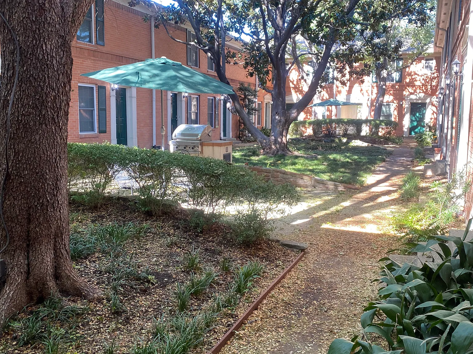 2 bed, 743 sqft, $2,250 — Photo 3