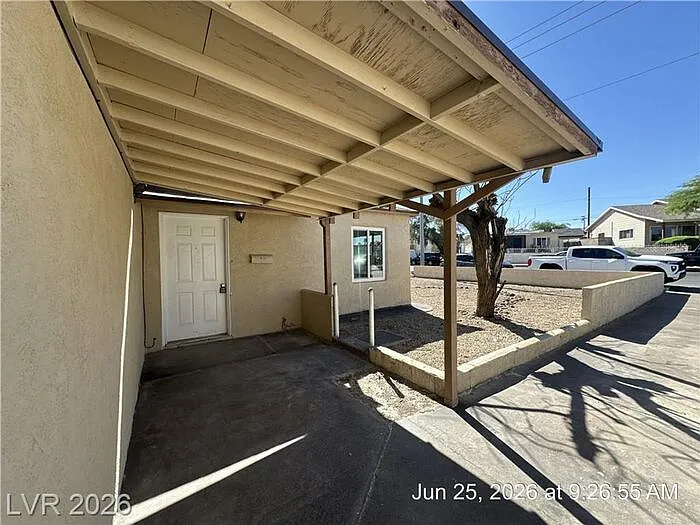 148 W Victory Rd — Photo 30