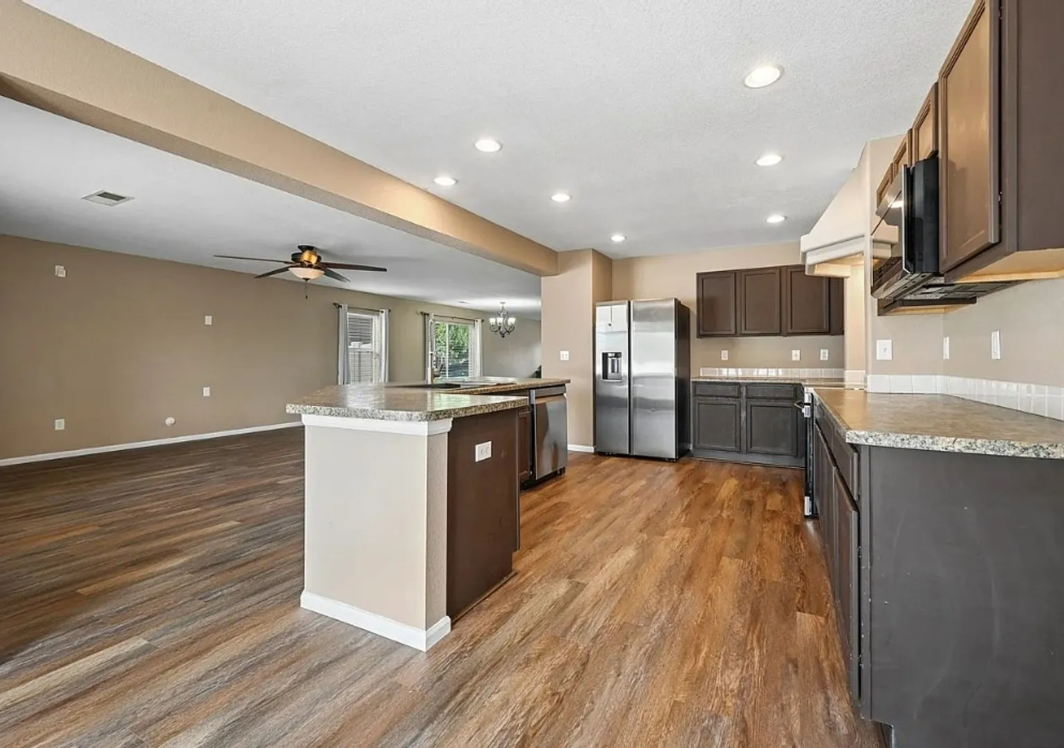 Spacious 5BR House in Fountain — Photo 4