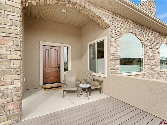 2nd image of 2941 Belle Haven Way