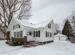 1509 N Riverside Dr, McHenry, IL 60050