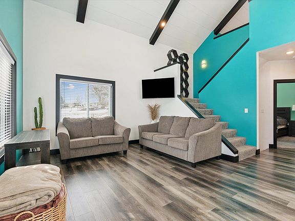 5th image of 22508 Lake Shore Dr