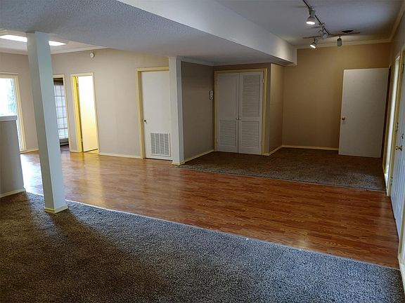2nd image of 28 N Pacific St #8a2dc9ad0