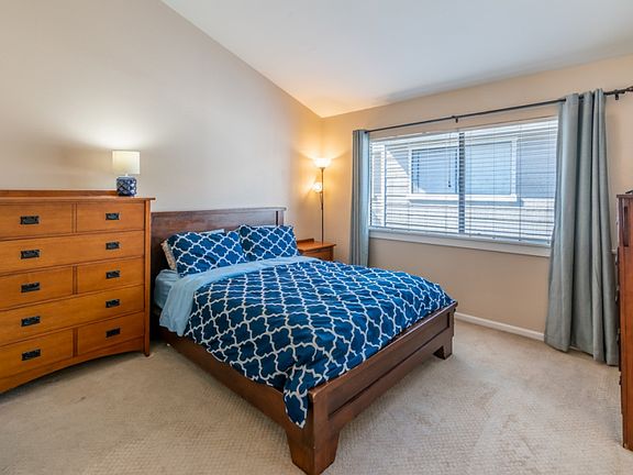 3rd image of 407 W Pedregosa St Unit 16
